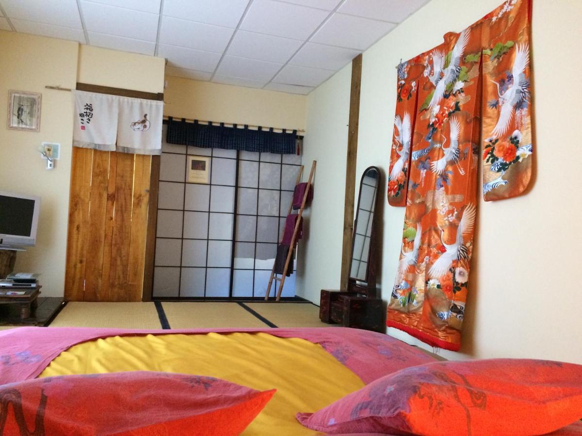 Minshuku Chambres D'Hotes Japonaises Thiers Esterno foto